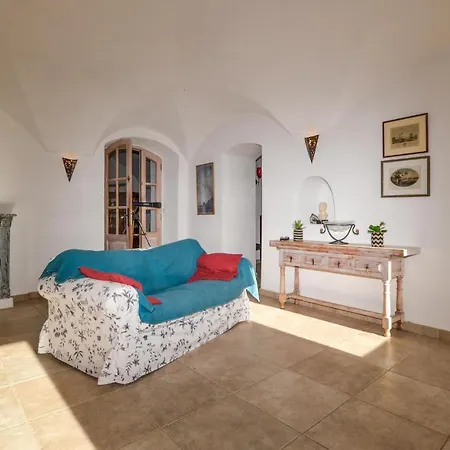4 Bedroom Gorgeous In Hébergement de vacances