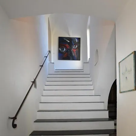 4 Bedroom Gorgeous In Hébergement de vacances Montegrosso